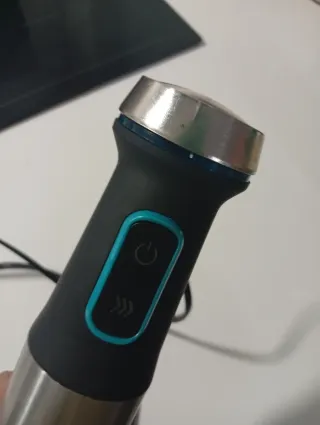 Batidora Titan Black 1200w con varillas