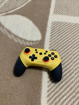 Mando Nintendo Switch Amarillo y Negro