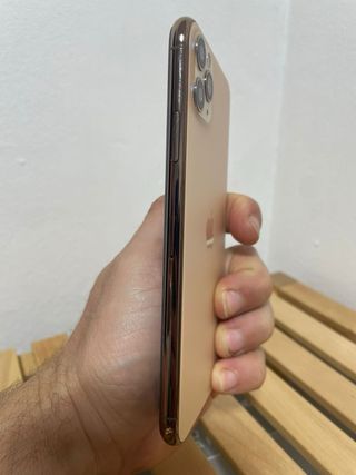 iPhone 11 Pro Max dorado