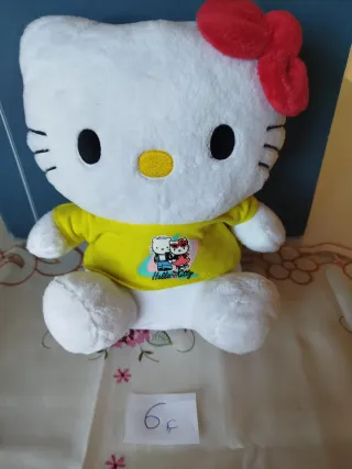 Muñecas HELLO KITTY de Peluche