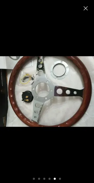 Volante Momo 60 Aniversario Madera nuevo a estrena