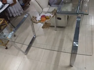 Mesa de comedor cristal y metal
