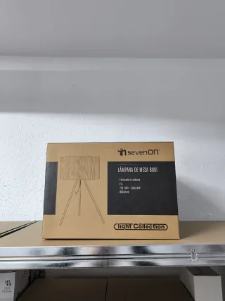 Lámpara de mesa yute y metal