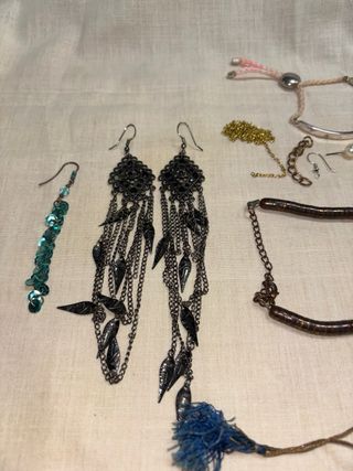 Lote bisutería variada.