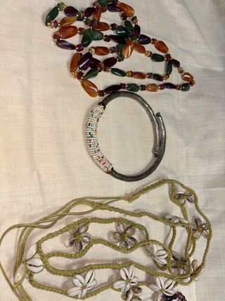 Lote bisutería variada.