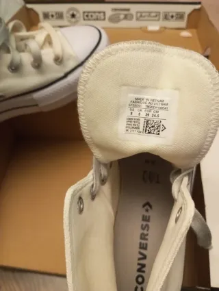 OFERTA vendo Botas Converse Beige y Blanco.