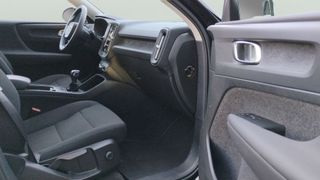 Volvo XC40 T2 Momentum Core 95 kW (129 CV)