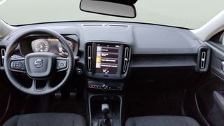 Volvo XC40 T2 Momentum Core 95 kW (129 CV)