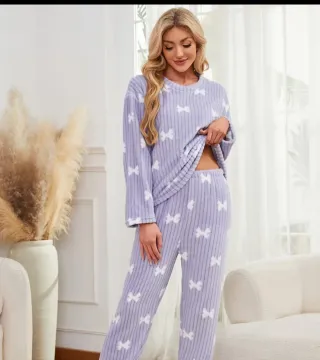Pijama Morado y Blanco con Lazos
