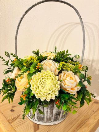 Cesto fiori in saponetta scolpiti a mano