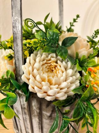 Cesto fiori in saponetta scolpiti a mano