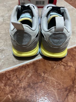 Zapatillas Puma de mujer R22 número 36