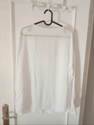 Blusa blanca con encaje