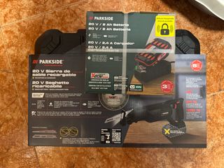 Lote Sierra Sable Parkside + Cargador + Batería