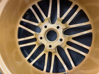 Llantas 18” recién pintadas