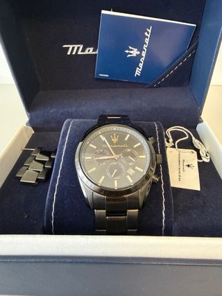 Reloj Maserati Negro y Dorado