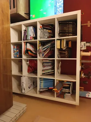 Mueble blanco y marrón