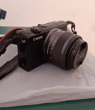 Canon EOS M100 + Accesorios
