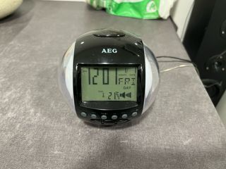 Radio Despertador AEG Wellness. Luz y sonidos