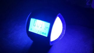 Radio Despertador AEG Wellness. Luz y sonidos