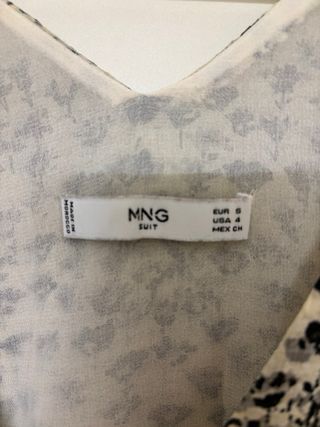 Vestido Mango flores vaporoso capa XS