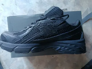 New Balance 740 Negro