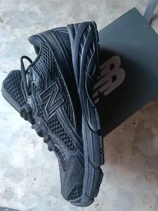 New Balance 740 Negro