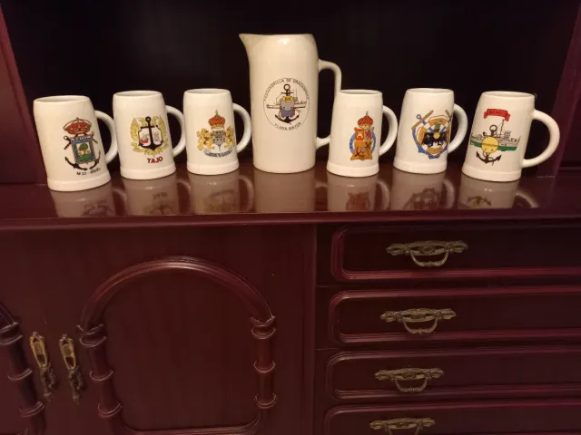 Lote 6 jarras cerámica con dibujos