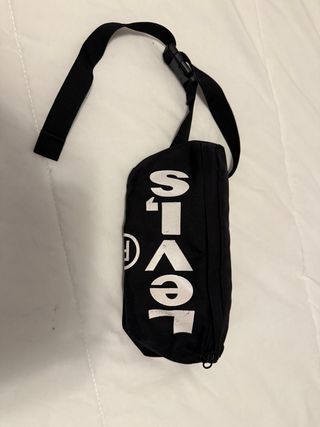 Riñonera Levi's Negra