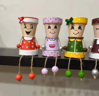 Decorazioni vasetti di terracotta fatte a mano