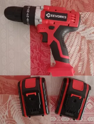 Taladro, Atornillador, Percutor con 2 Baterías