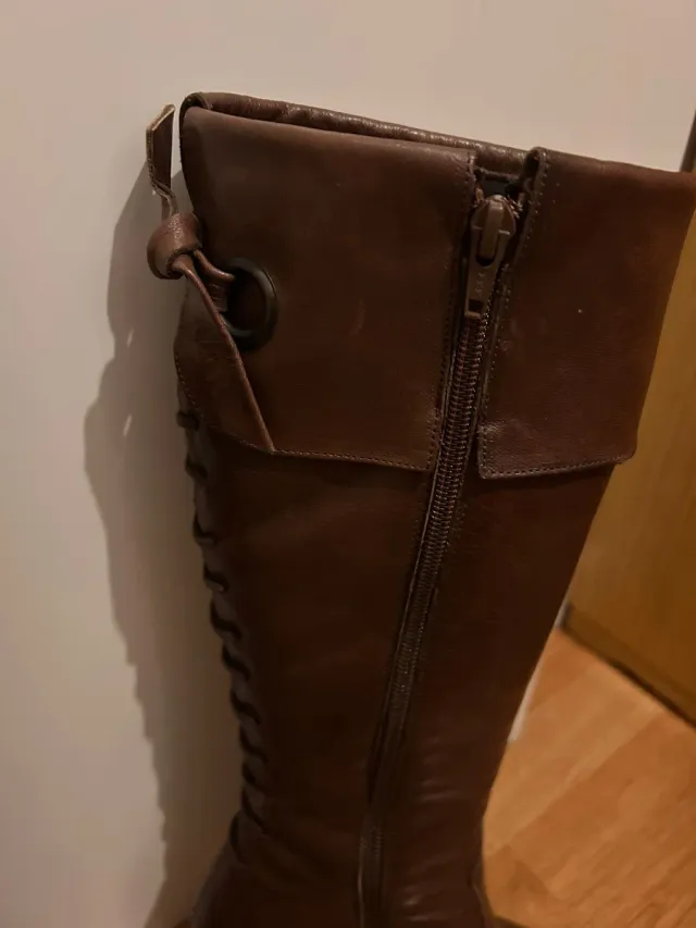 Botas de piel marrones