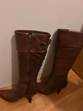 Botas de piel marrones