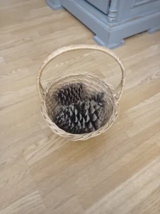 Cesta de mimbre con asa