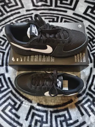 Nike Negro y Gris