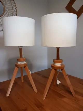 Lámparas de mesa de madera y tela