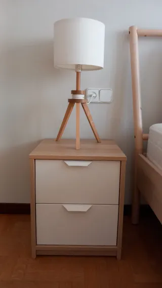 Lámparas de mesa de madera y tela