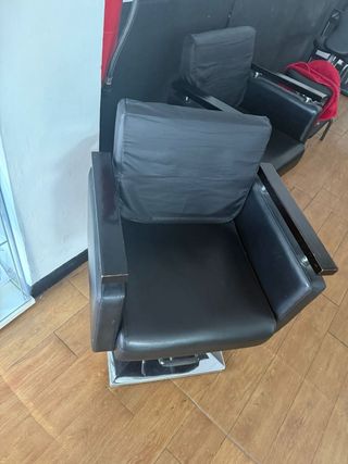 2 Sillónes  de peluquería negro
