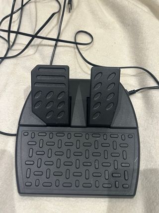 Volante y Pedales PS3 Thrustmaster