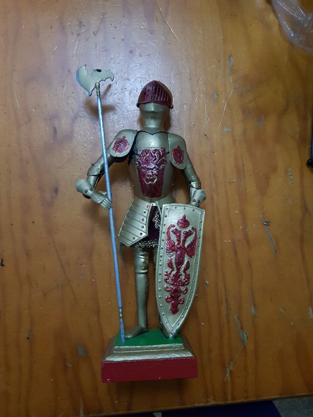 Figura Caballero Medieval Armadura