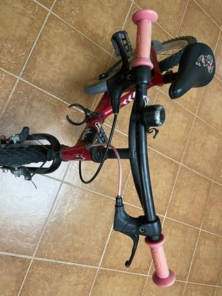 Bicicleta infantil Decathlon roja 5-7anos