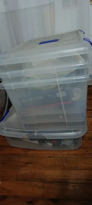 Caja organizadora con ruedas y tapa