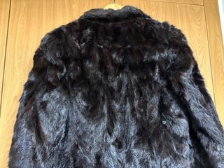 Abrigo de pelo natural negro/marrón