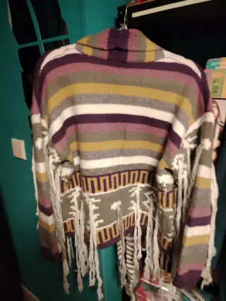 Abrigo rosa/morado de pelo sintético