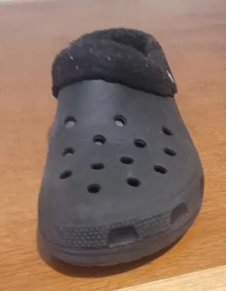 Crocs Negro Forro Invierno Talla