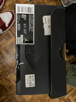 Zapatillas Jordan Rojas y Blancas