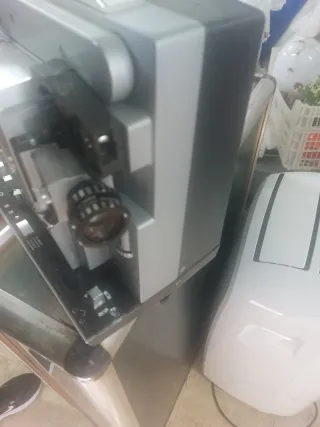 Proyector de Cine Eumig Gris