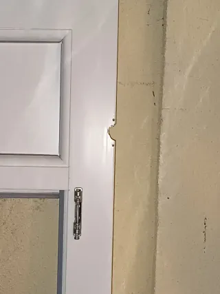 Ventana aluminio blanca