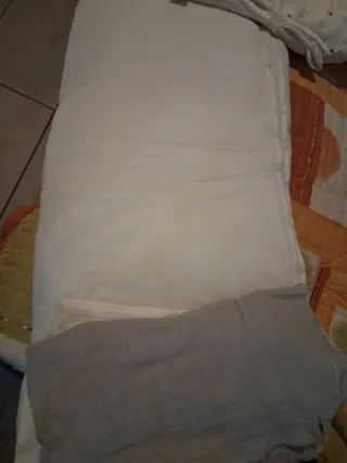 Lote: Edredón cuna, saco dormir y muselinas