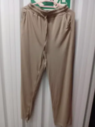 Conjunto beige top y pantalón